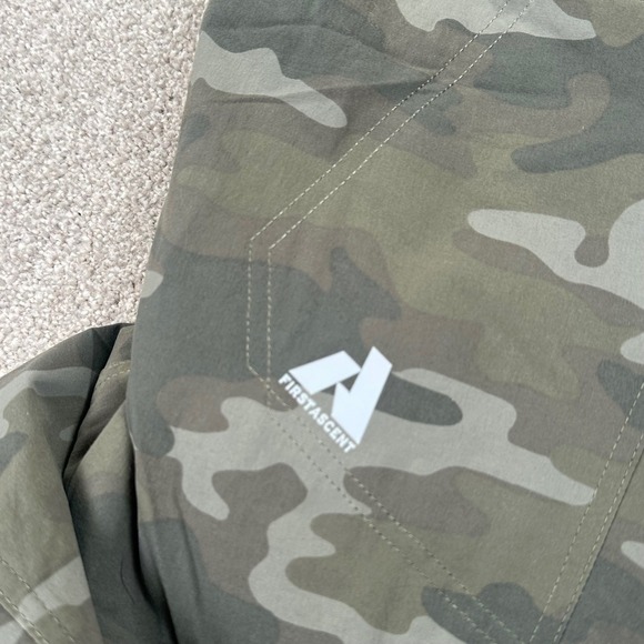 Eddie Bauer First Ascent Guide Pro Cargo Pants Mens 35x30 Camo Flexion UPF New - Picture 9 of 10